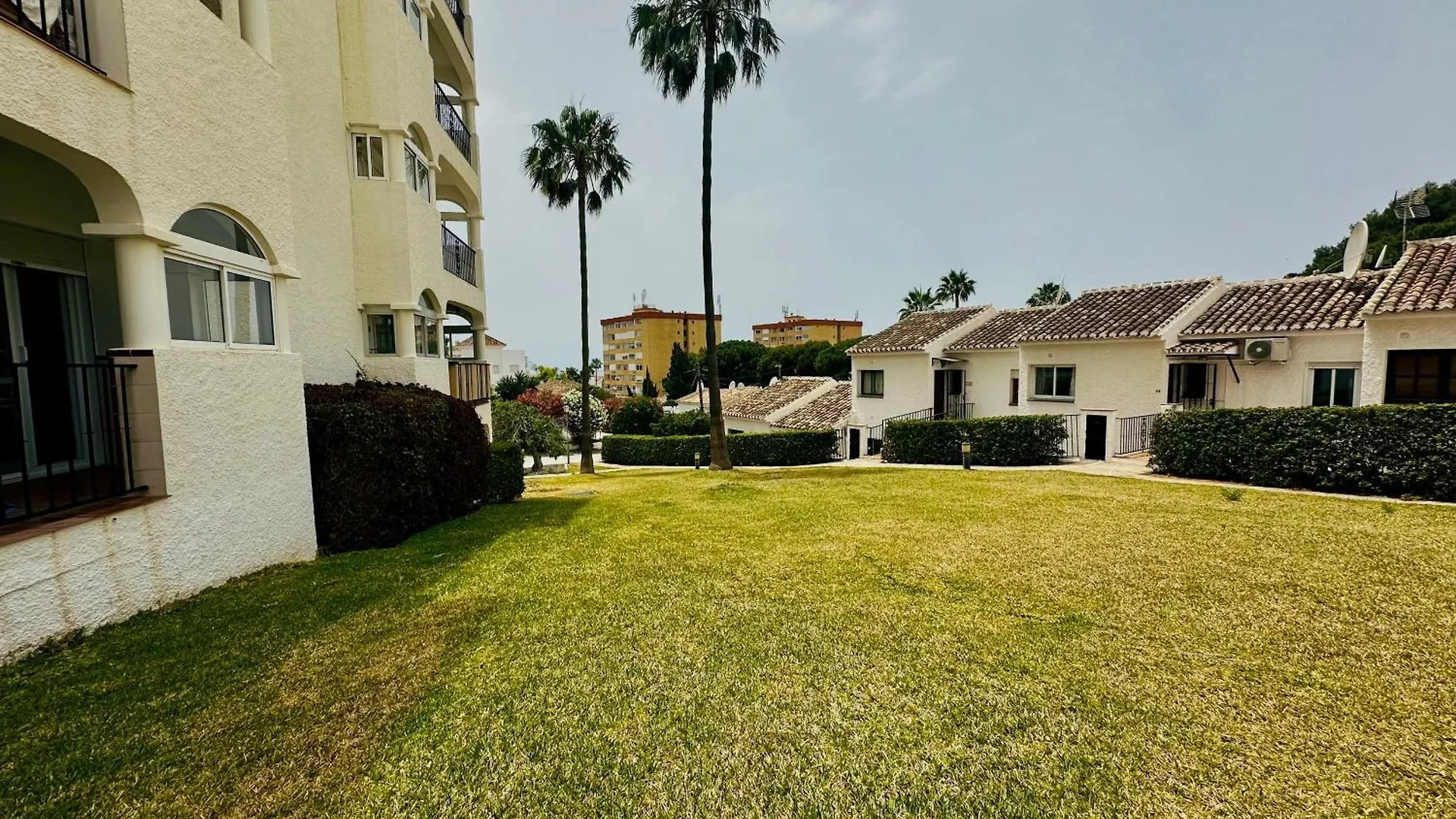 Апартаменты Bajo Con Terraza En La Costa Del Sol Малага